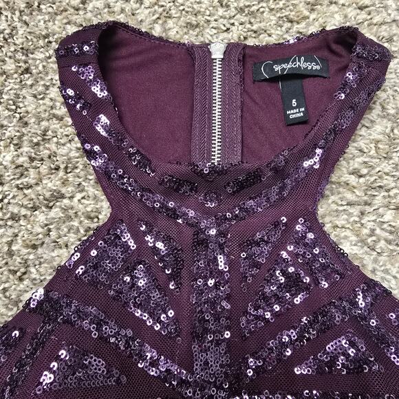 Junior's Speechless Geometric Sequin & Mesh Dress w/ Keyhole Back | Size 5 - Picture 4 of 11